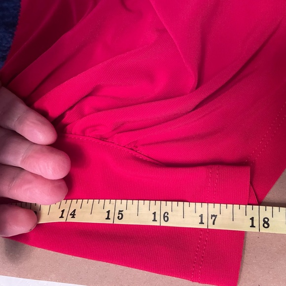 ⬇️ $39 ⬇️Marallis Collection Med Red Cold Shoulder Jersey long sleeved top. NWT. - Picture 11 of 14